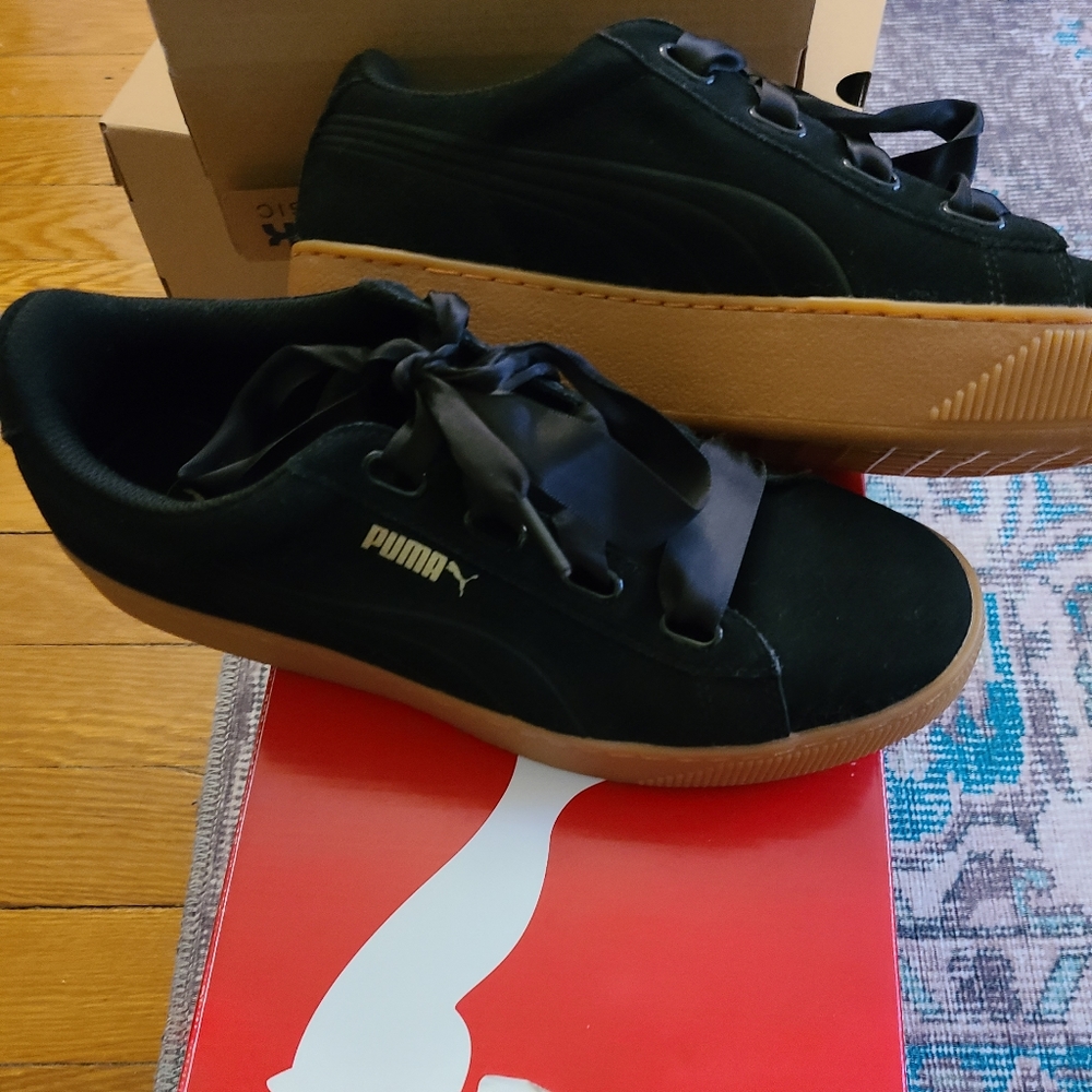 Rihanna Fenty Puma sneakers size9